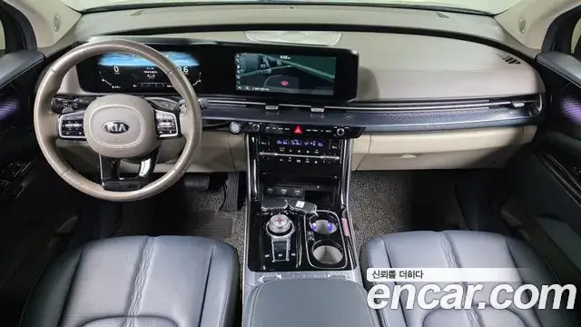 Kia Carnival 2021 — Photo 7/20