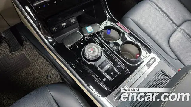 Kia Carnival 2021 — Photo 9/20