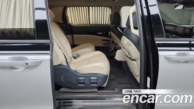Kia Carnival 2021 — Photo 11/20