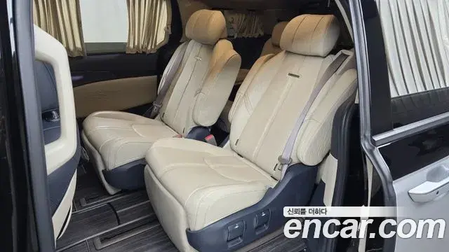Kia Carnival 2021 — Photo 12/20
