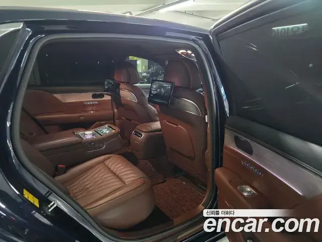Genesis G90 2022 — Photo 11/20