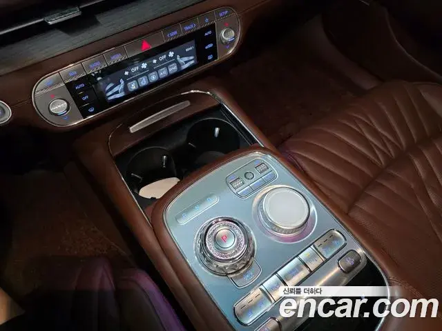 Genesis G90 2022 — Photo 15/20