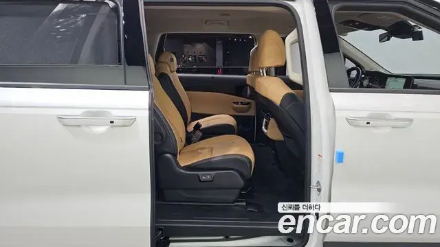 Kia Carnival 2021 — Фото 11/20