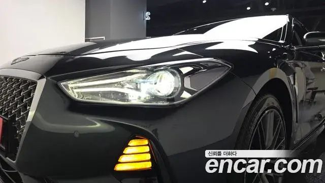 Genesis G70 2018 — Photo 15/33