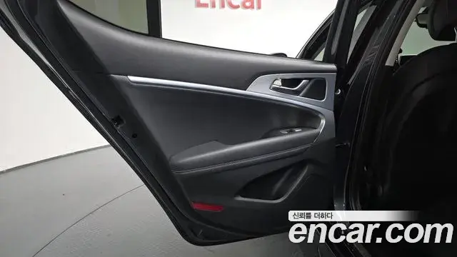 Genesis G70 2018 — Photo 32/33