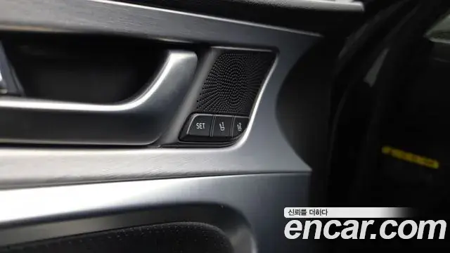 Genesis G70 2018 — Photo 20/33