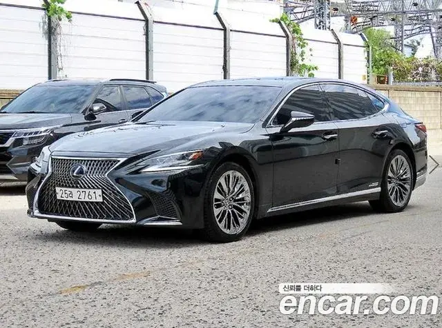 Lexus LS500h 2018 — Şəkil 13/20