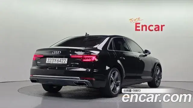 Audi A4 2019 — Фото 2/20