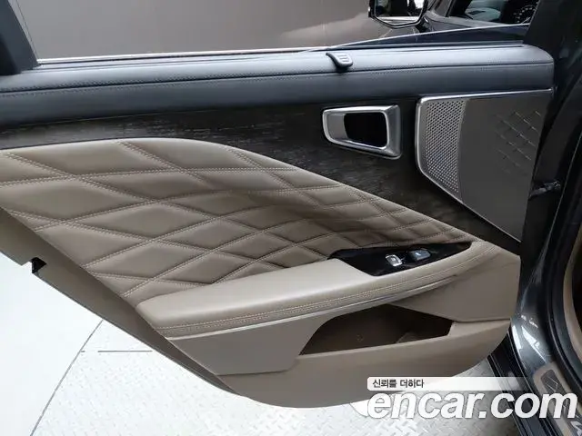 Kia K8 2022 — Photo 9/32
