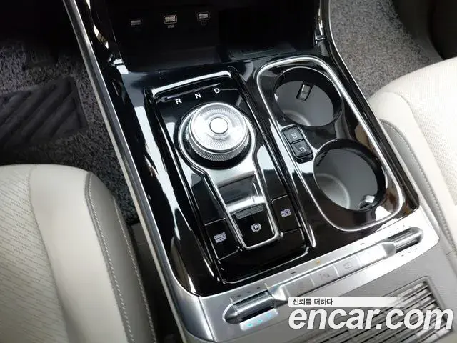Kia Carnival 2022 — Photo 9/20