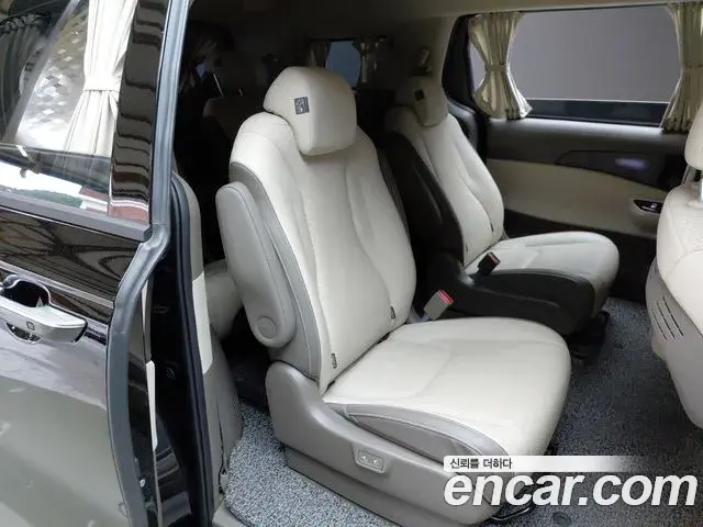 Kia Carnival 2022 — Photo 11/20