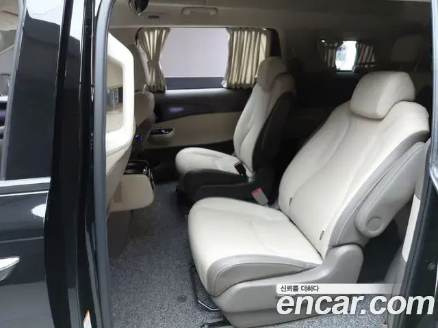 Kia Carnival 2022 — Photo 12/20