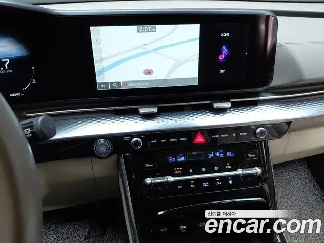 Kia Carnival 2022 — Photo 13/20