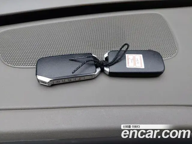 Kia Carnival 2022 — Photo 18/20