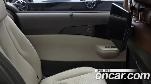 Kia Carnival 2024 — Şəkil 17/40