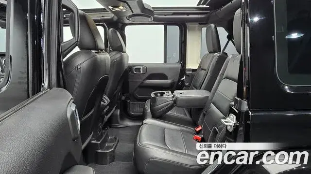 Jeep Wrangler 2022 — Фото 10/20