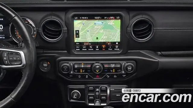 Jeep Wrangler 2022 — Фото 18/20