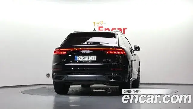 Audi Q7 2022 — Фото 4/20