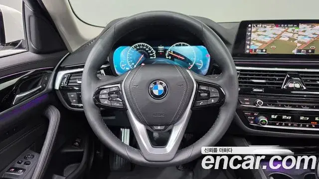 BMW 5 Series 2019 — Фото 13/20
