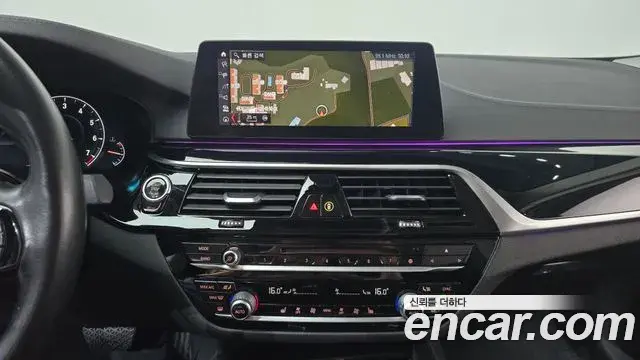 BMW 5 Series 2019 — Фото 13/20