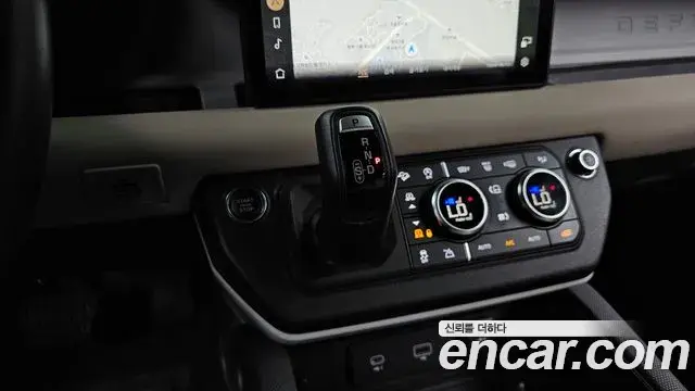 Land Rover Defender 2021 — Фото 9/20