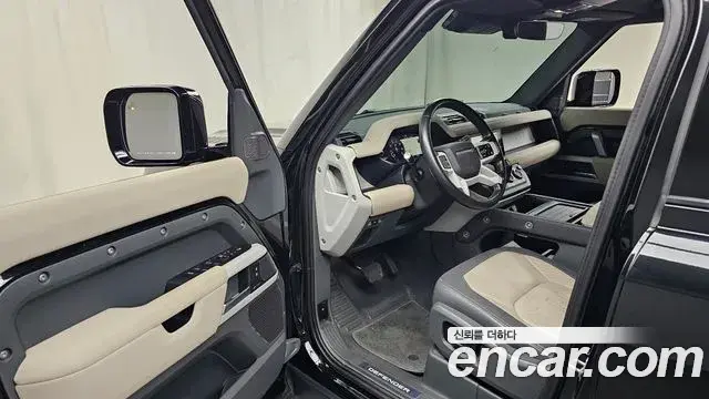 Land Rover Defender 2021 — Фото 10/20