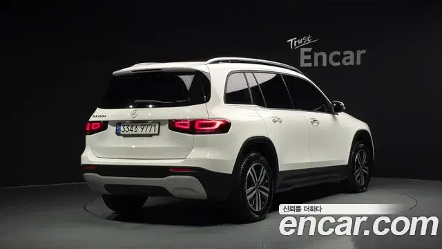 Mercedes-Benz GLB-Class 2021 — Photo 2/20