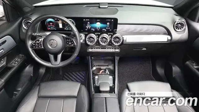 Mercedes-Benz GLB-Class 2021 — Photo 7/20