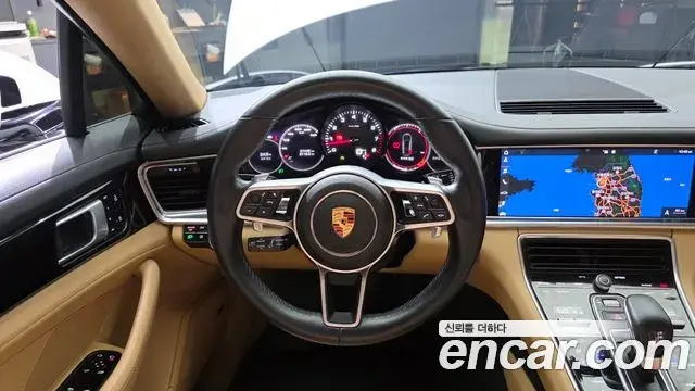 Porsche Panamera 2020 — Фото 12/20