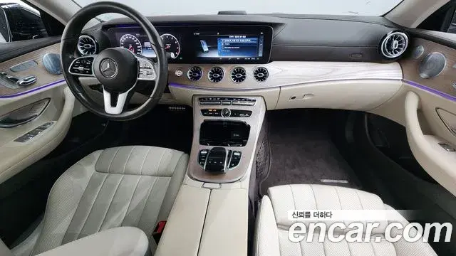 Mercedes-Benz E-Class 2019 — Photo 7/20
