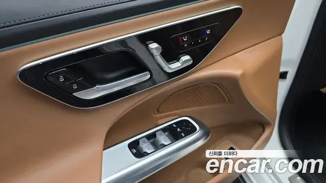 Mercedes-Benz E-Class 2024 — Фото 16/20