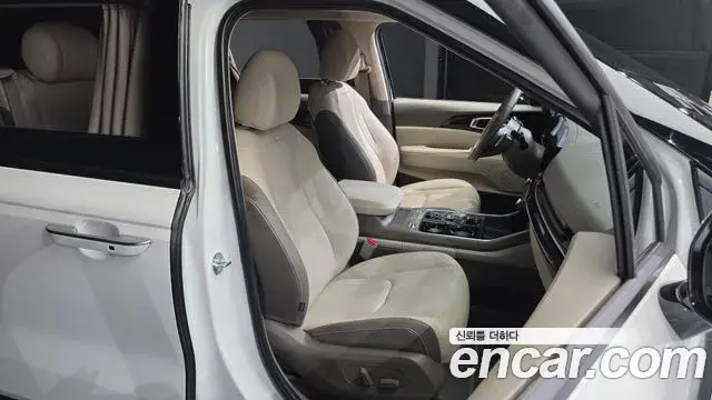 Kia Carnival 2025 — ფოტო 7/38