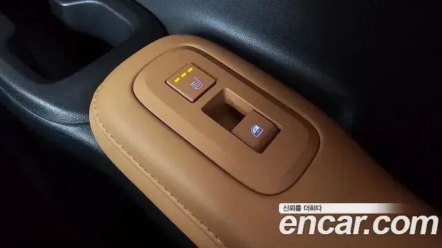 Hyundai Santa Fe 2023 — Фото 19/20