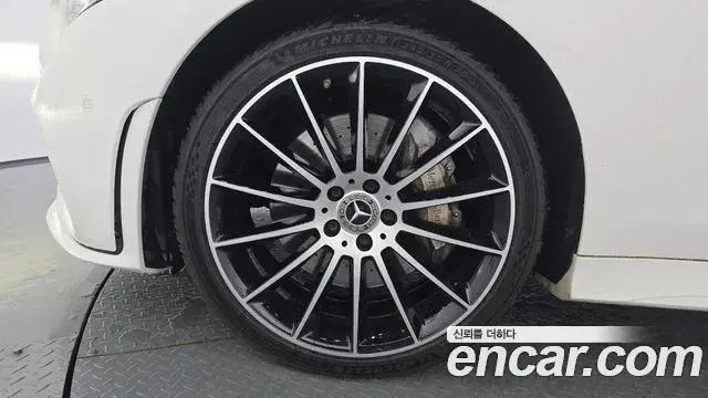 Mercedes-Benz CLS-Class 2020 — Photo 5/20