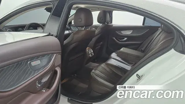 Mercedes-Benz CLS-Class 2020 — Photo 12/20