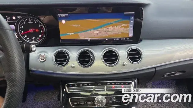 Mercedes-Benz E-Class 2018 — Фото 14/20