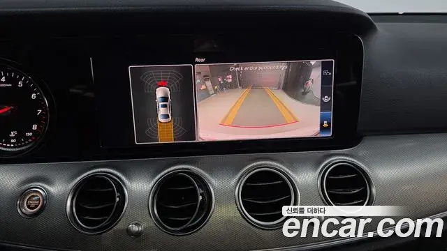 Mercedes-Benz E-Class 2018 — Фото 15/20