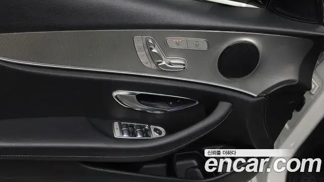 Mercedes-Benz E-Class 2018 — Фото 17/20