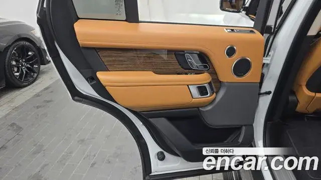 Land Rover Range Rover 2021 — Photo 37/41
