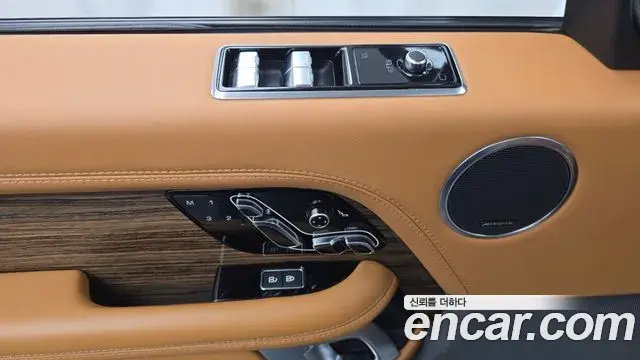 Land Rover Range Rover 2021 — Photo 20/41