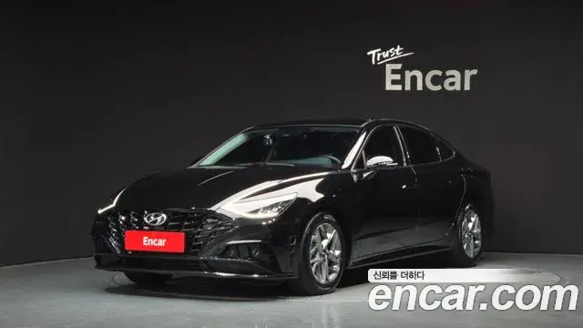 Hyundai Sonata 2021 — Фото 1/20