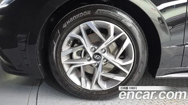 Hyundai Sonata 2021 — Фото 5/20