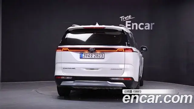 Kia Carnival 2021 — Фото 4/20
