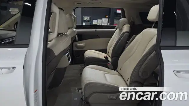 Kia Carnival 2025 — ფოტო 31/35