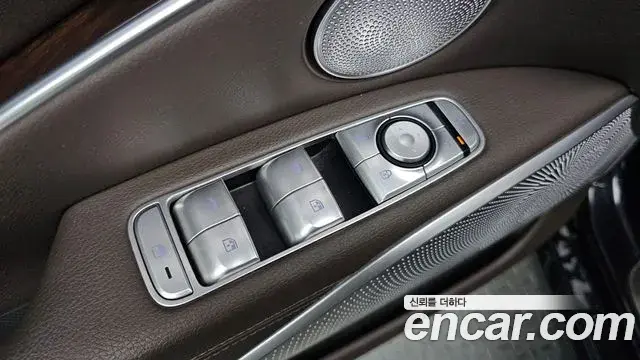 Kia The K9 2018 — Photo 17/20