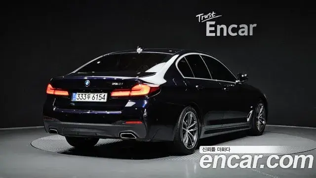 BMW 5 Series 2020 — Фото 2/20