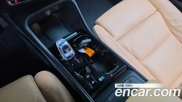 Volvo XC40 2022 — Şəkil 2/27