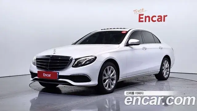 Mercedes-Benz E-Class 2020 — Фото 1/20