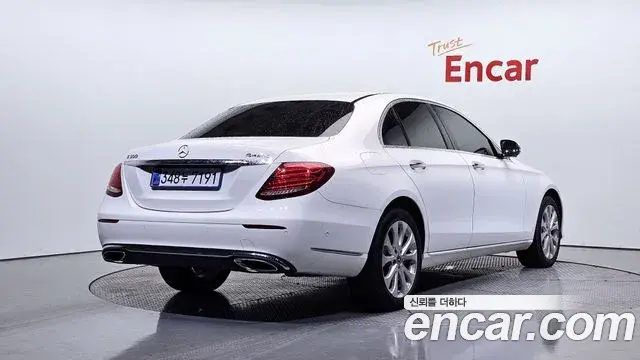Mercedes-Benz E-Class 2020 — Фото 2/20