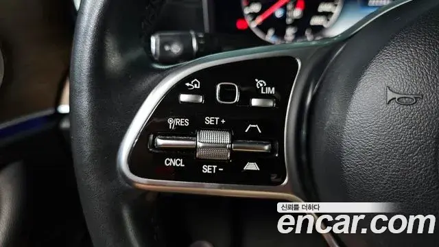 Mercedes-Benz E-Class 2020 — Фото 16/20